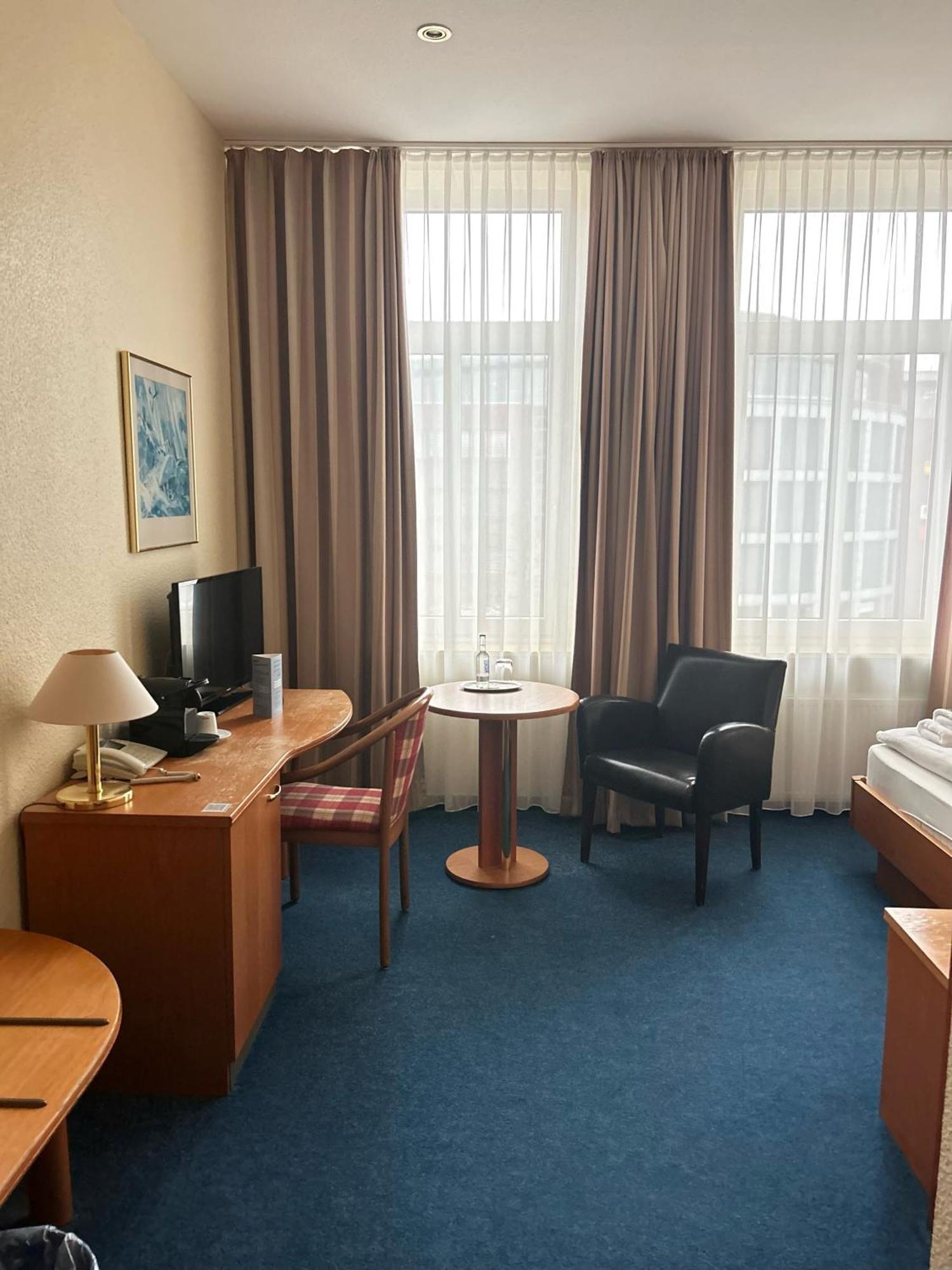 Sure Hotel By Best Western Wilhelmshaven City วิลเฮล์มฮาเฟน ภายนอก รูปภาพ